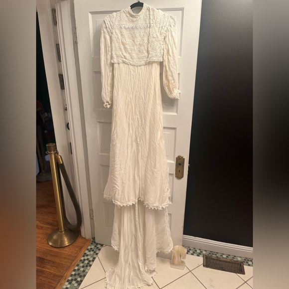 Gorgeous Vintage William Cahill Wedding Gown - Picture 1 of 10